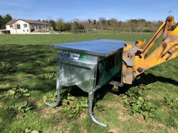 Calf Controlled Feeder