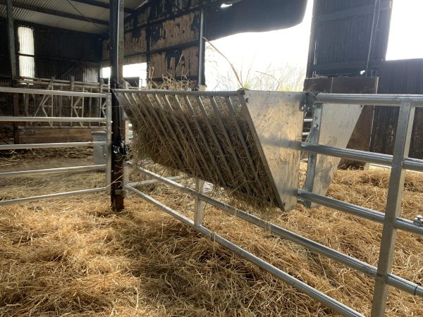 Straight Bar Hay Rack