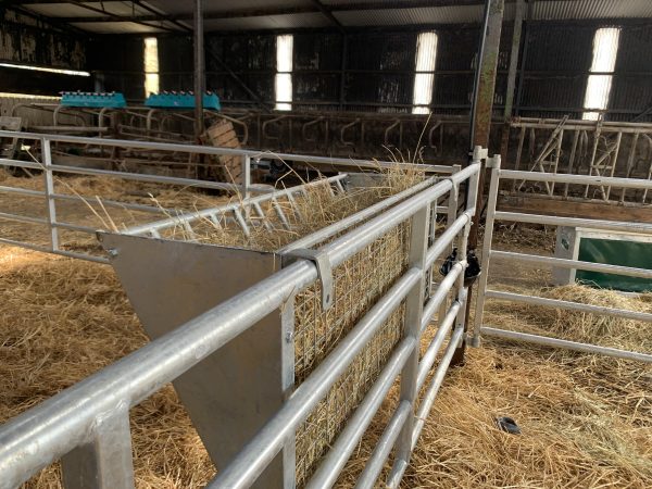 Straight Bar Hay Rack