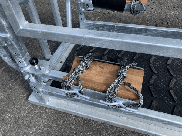 HOOF Paring Crate